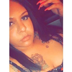 Meet your Posher, Caitlin